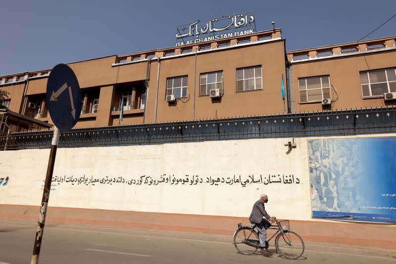 هشدار سازمان ملل درباره فروپاشی نظام بانکی افغانستان